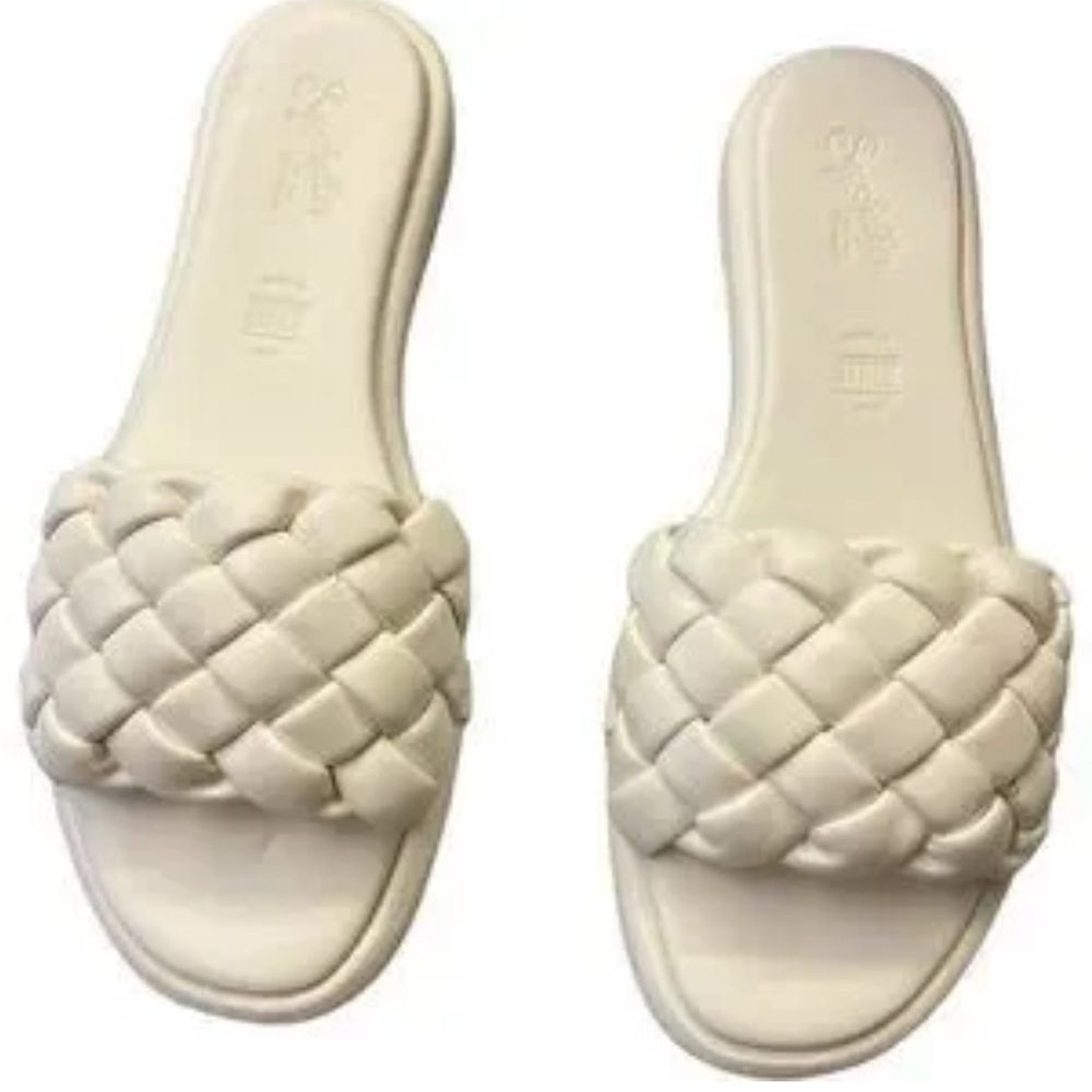 Seychelles Bellissima white slides.